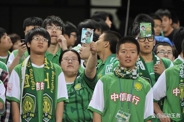 关于国安新战术“火力全开”遭质疑，球员表现打折扣的信息